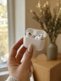 Combo de AirPods blancos y AirPods P9